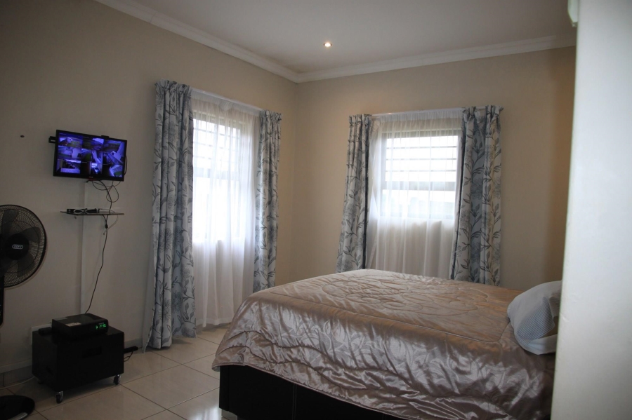 To Let 3 Bedroom Property for Rent in Sunnyridge Eastern Cape